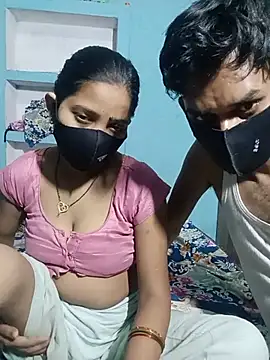 Show modela RoyalDesiCouple na web-kameri