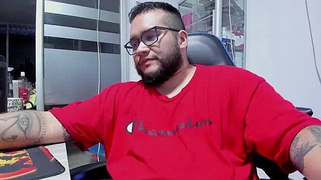 צ'אט XXX בשידור חי של VINCEDMAGLIOO