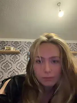 Serena_t Adlı Modelin Canlı XXX Sohbeti