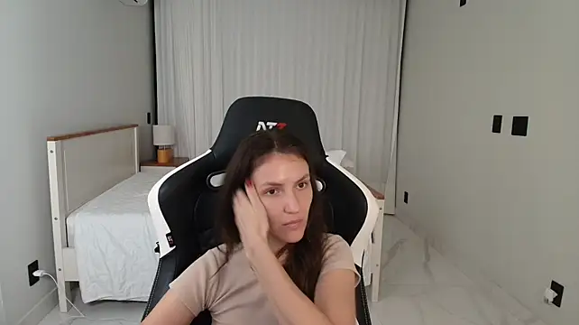 upssnowy élő XXX-chatje