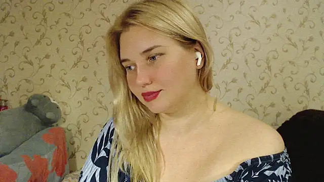 mmmPinUpGirl élő XXX-chatje