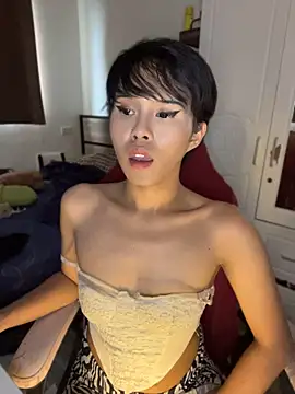แชท XXX สดของ Plaxxxtique