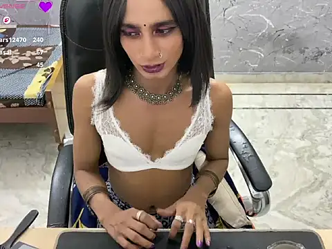 Онлайн чат XXX LuvLayla
