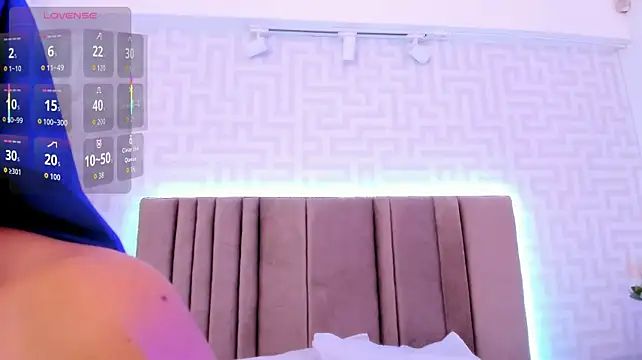 Živý XXX chat naishaa_