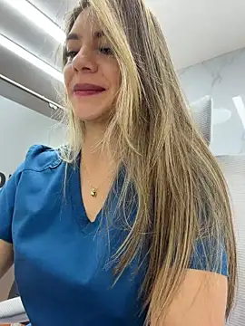 alicee16 élő XXX-chatje