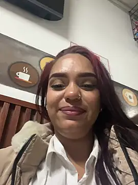 Sara-77 Chat XXX live
