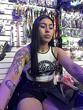Emily_25x_ Chat XXX live