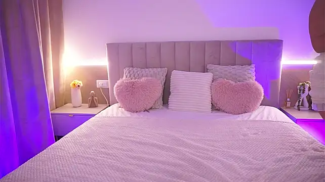 LaraAnnee Chat XXX in diretta