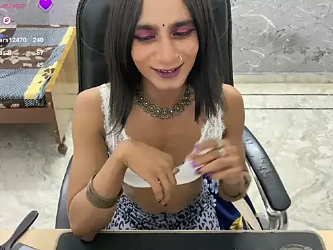LuvLayla Live XXX-chat