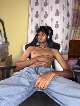 XXX chat uživo modela GunSlay