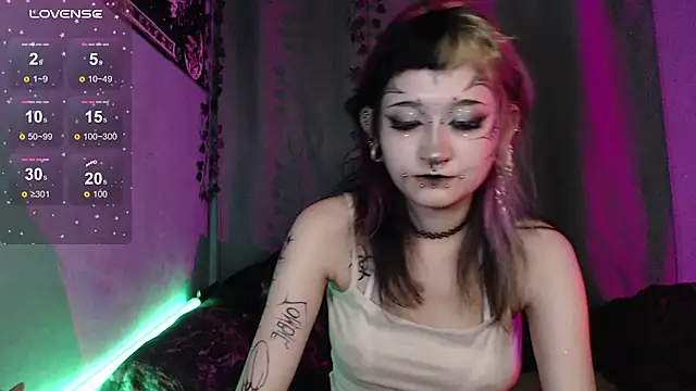 Trish-Crystal Live XXX-Chat