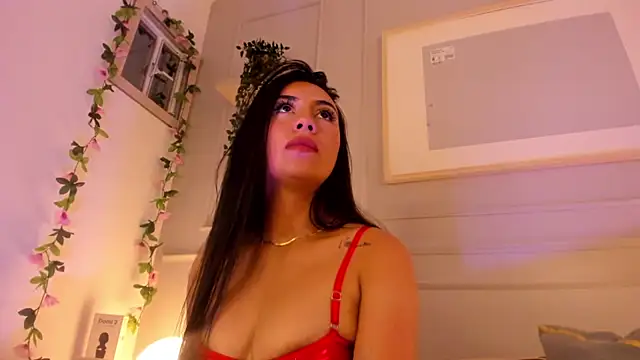 Chatroom XXX en direct de SophiaJoliebm
