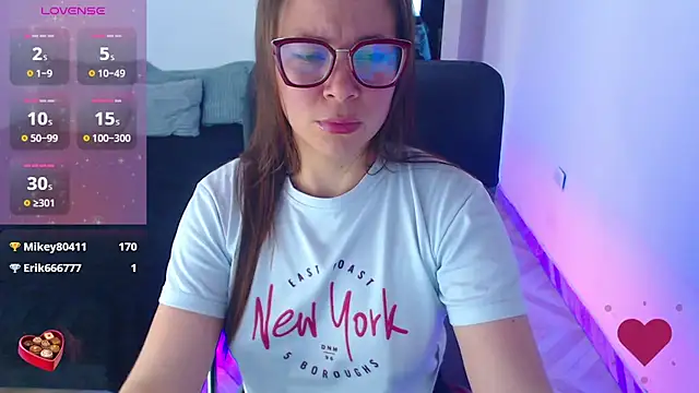 SharonR1's Live XXX Chat