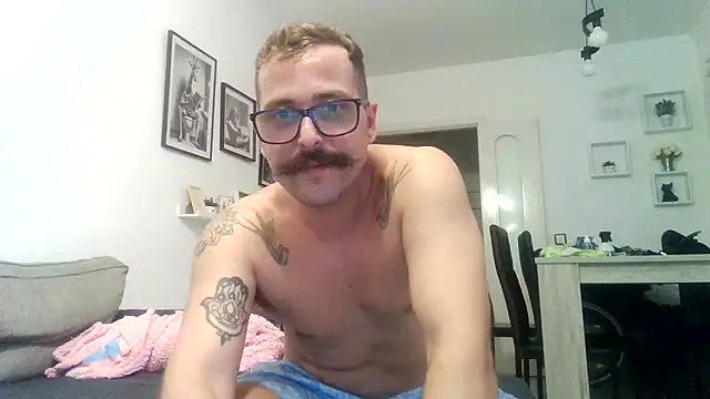 XXX chat uživo modela yanick931