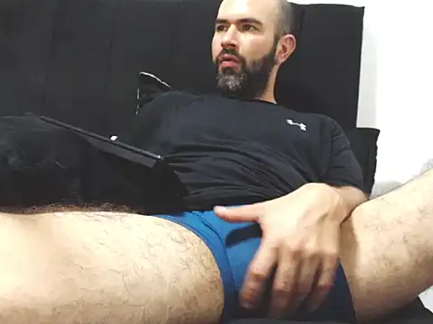 Chatroom XXX en direct de hairyandbigmann