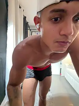 Paradise_boy__'s Webcam Show