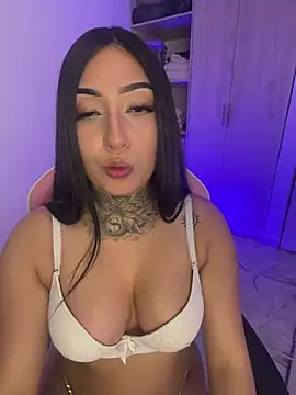 Chat +18 de _Naomy_Collins ao vivo