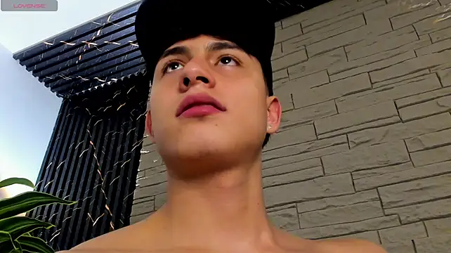 XXX chat uživo modela Lander_Cruz
