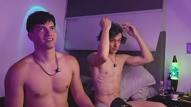 צ'אט XXX בשידור חי של bbbeachboy