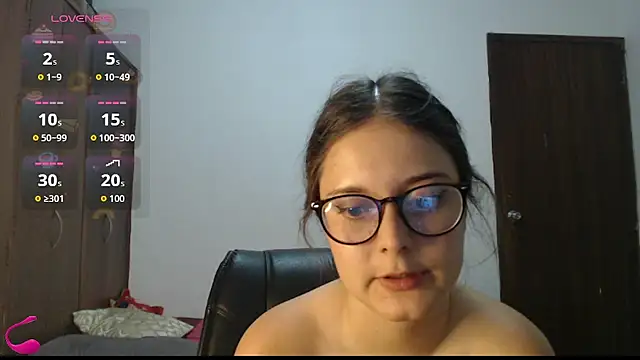 XXX chat uživo modela MadieeLorez