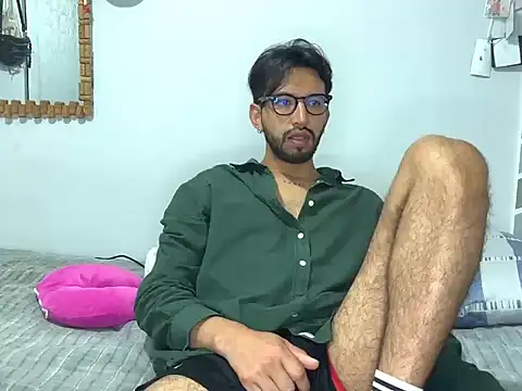 thomass1018 Adlı Modelin Canlı XXX Sohbeti