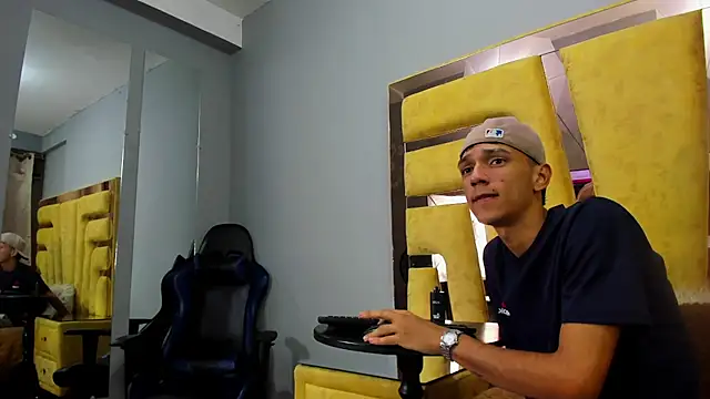EstebanValdezs webcam show