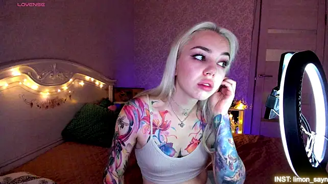 Chat +18 de LillyMoure_ ao vivo