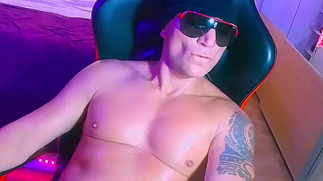 MattSteelX Show in webcam