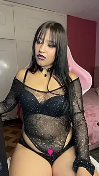DarkCherryDoll's Live XXX Chat