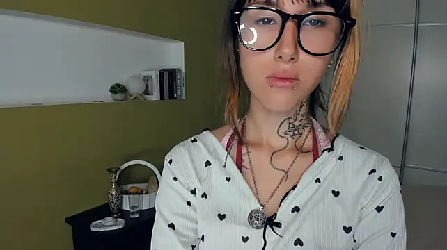 Živý XXX chat TomikoSword