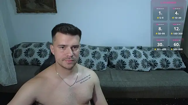JohnnyStepBro élő XXX-chatje