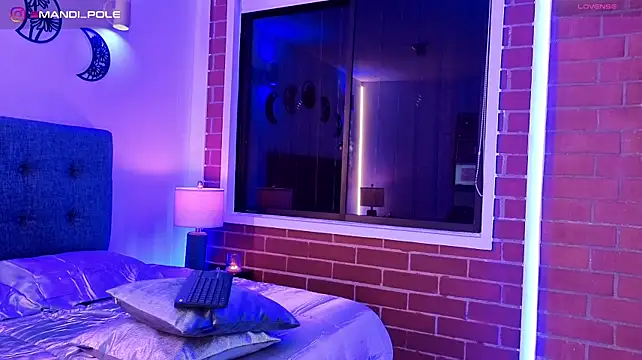 mandi4pole_ 即時 XXX 聊天