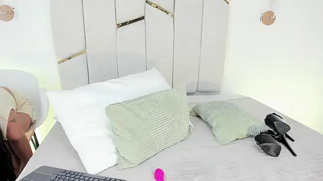 Chat +18 de MadelineJhones ao vivo