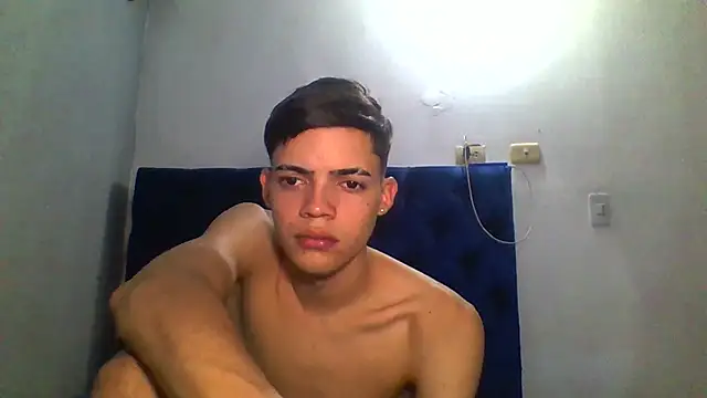 Latinos_2001 Live XXX-chat