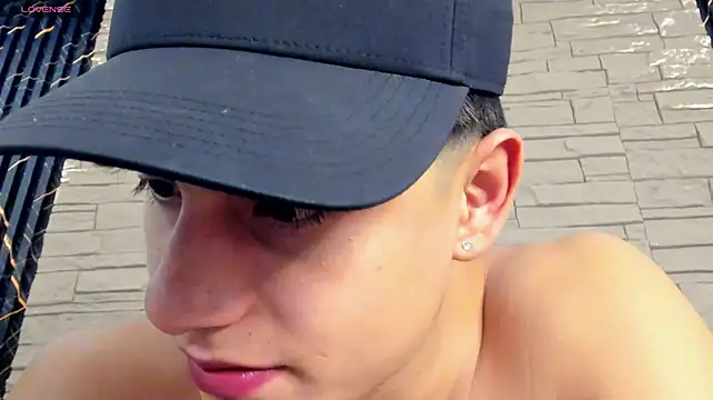 Czat XXX na żywo – Lander_Cruz