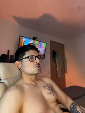 TroyeKnight – Naživo XXX chat