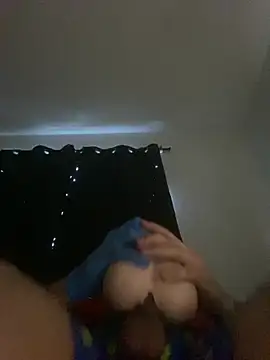 XXX chat uživo modela GusanoDelicioso