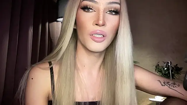 Alicegreenexx Adlı Modelin Canlı XXX Sohbeti