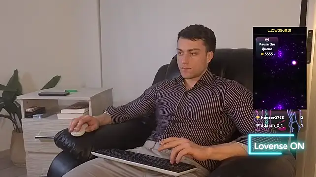 Benicio07 live XXX chat
