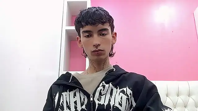 ttimy_x_boy Adlı Modelin Canlı XXX Sohbeti