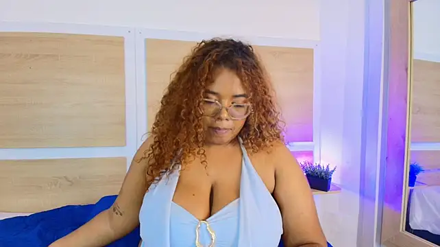 צ'אט XXX בשידור חי של Your_big_ebony_goddness