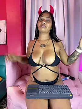 XXX chat uživo modela LeahRenner