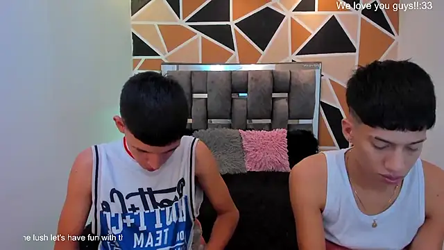 Juan_Nd_Steven Live XXX-Chat