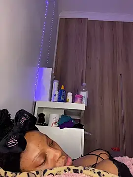 Chat +18 de RainBougie ao vivo