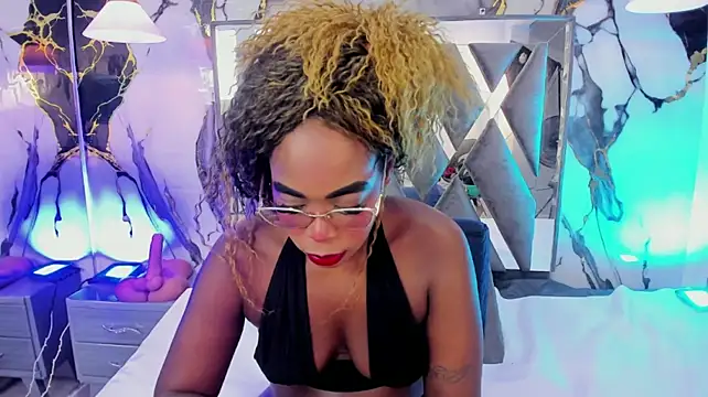 CandyMartinez_'s Live Chat Room