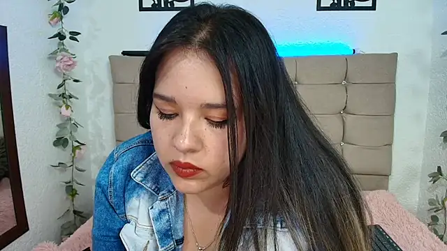LinaBrowm Adlı Modelin Canlı XXX Sohbeti
