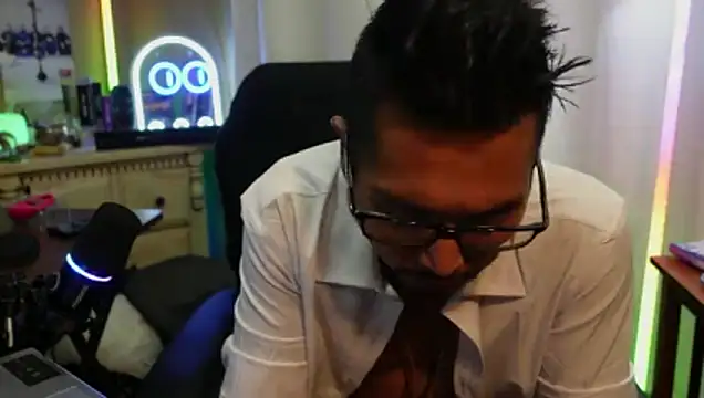 Ghost11_11 লাইভ XXX চ্যাট