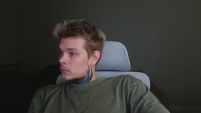 DENIS_HERE: απευθείας συνομιλία ΧΧΧ