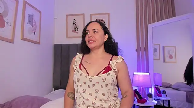 Chat +18 de Moon_of_Hades ao vivo