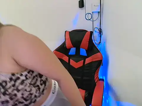 دردشة slutty_anj23 الجنسية المباشرة